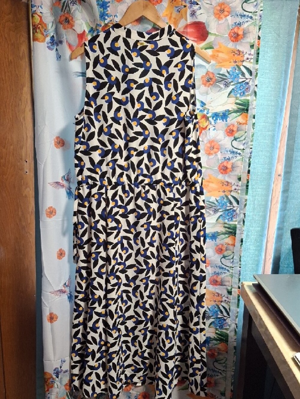 Anne Klein Sleeveless V-Neck Maxi Dress in Cream, Navy and Yellow Size Meduim - Picture 4 of 4